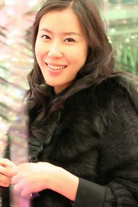 korean bi-atch is riding a man sausage from behind